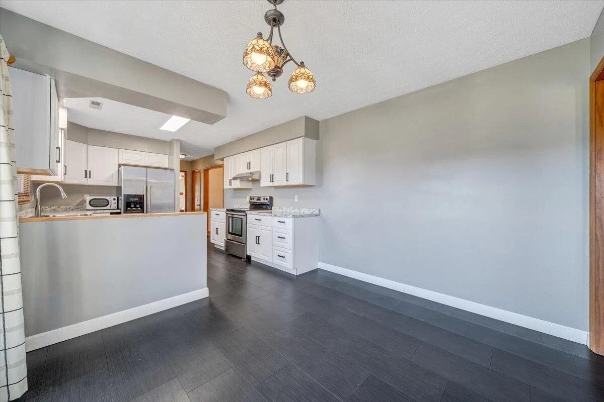 112 Donegal LN - Photo 11