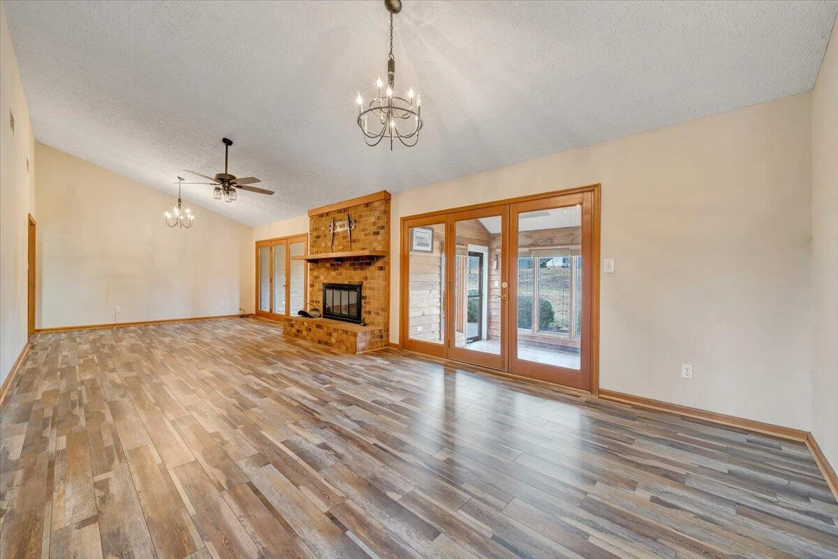 112 Donegal LN - Photo 14