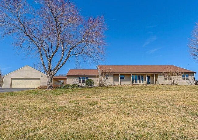 112 Donegal LN - Photo 2