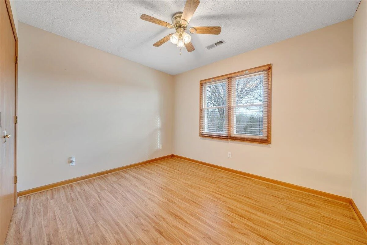 112 Donegal LN - Photo 23