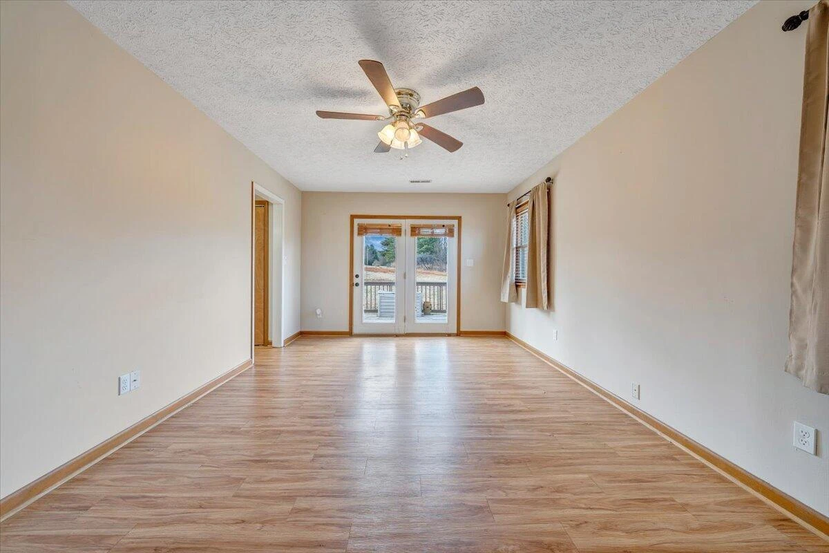 112 Donegal LN - Photo 26