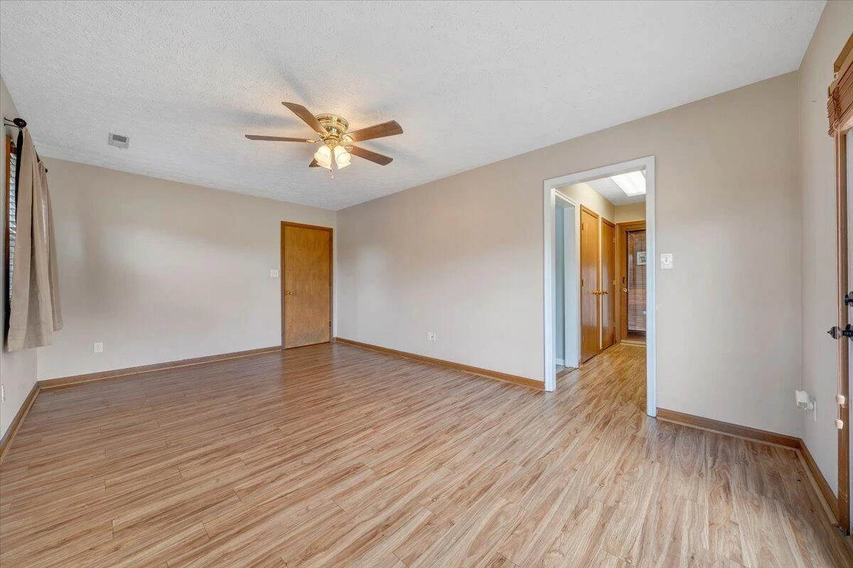 112 Donegal LN - Photo 27