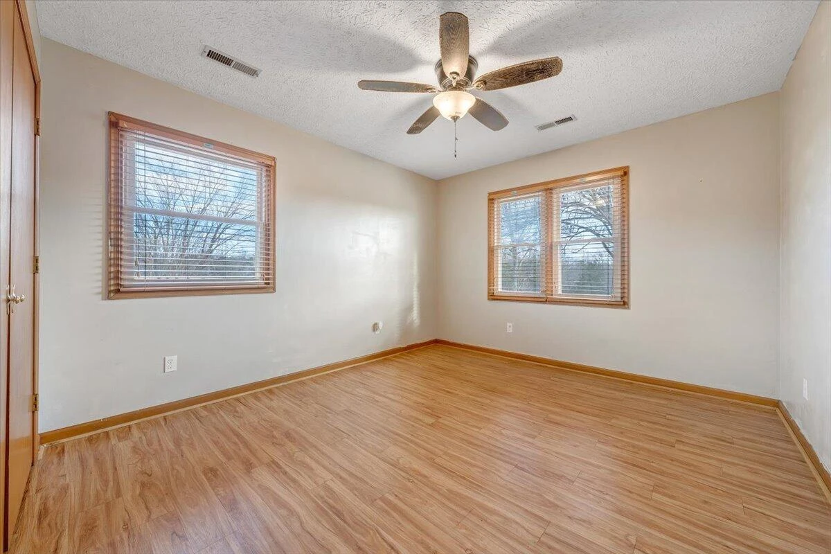 112 Donegal LN - Photo 30