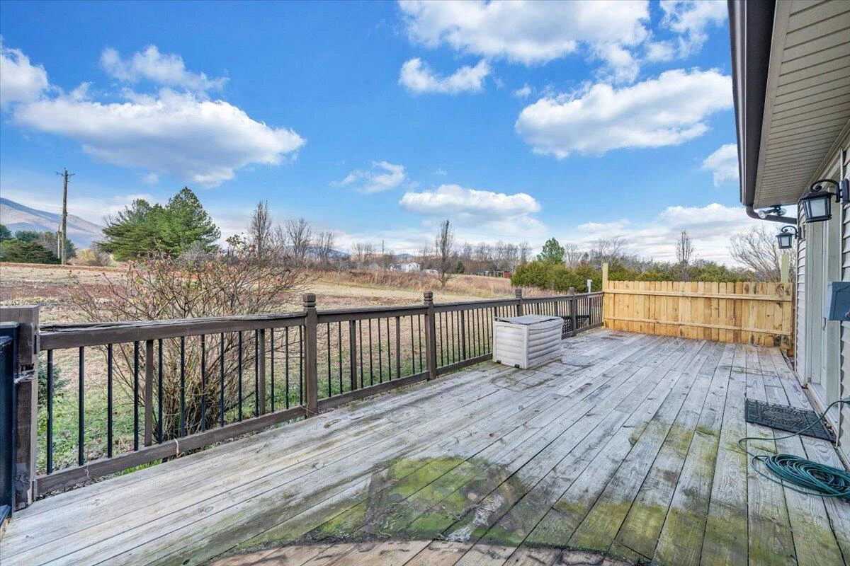 112 Donegal LN - Photo 34