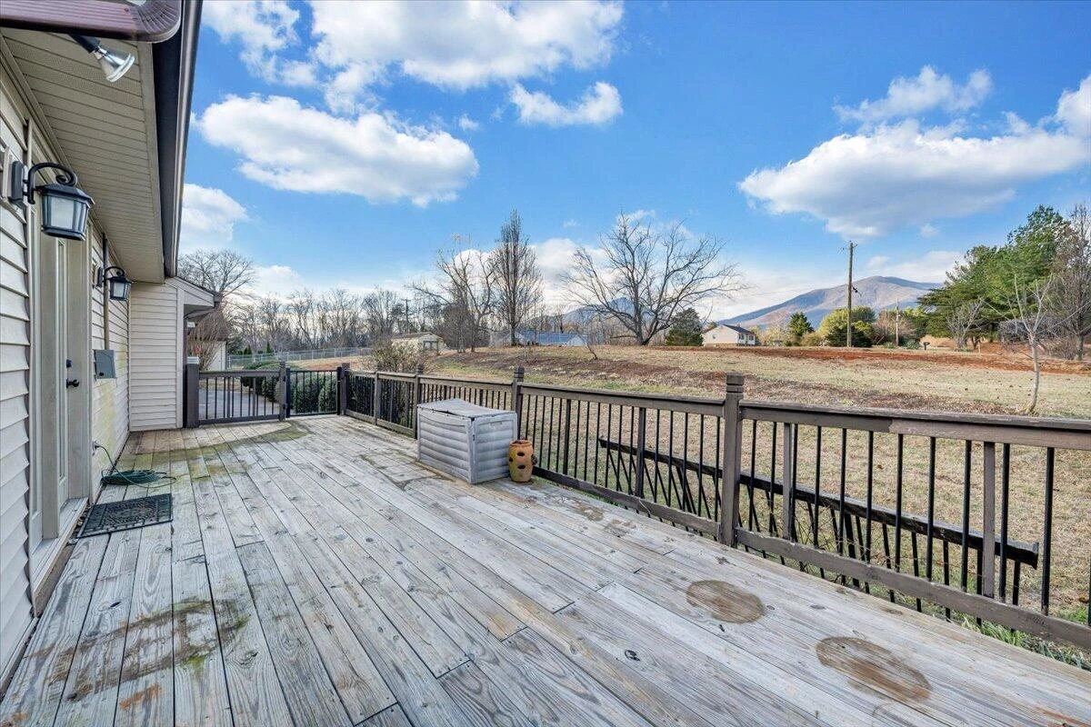 112 Donegal LN - Photo 35