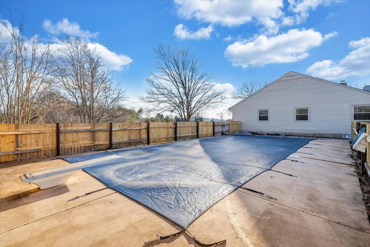 112 Donegal LN - Photo 37