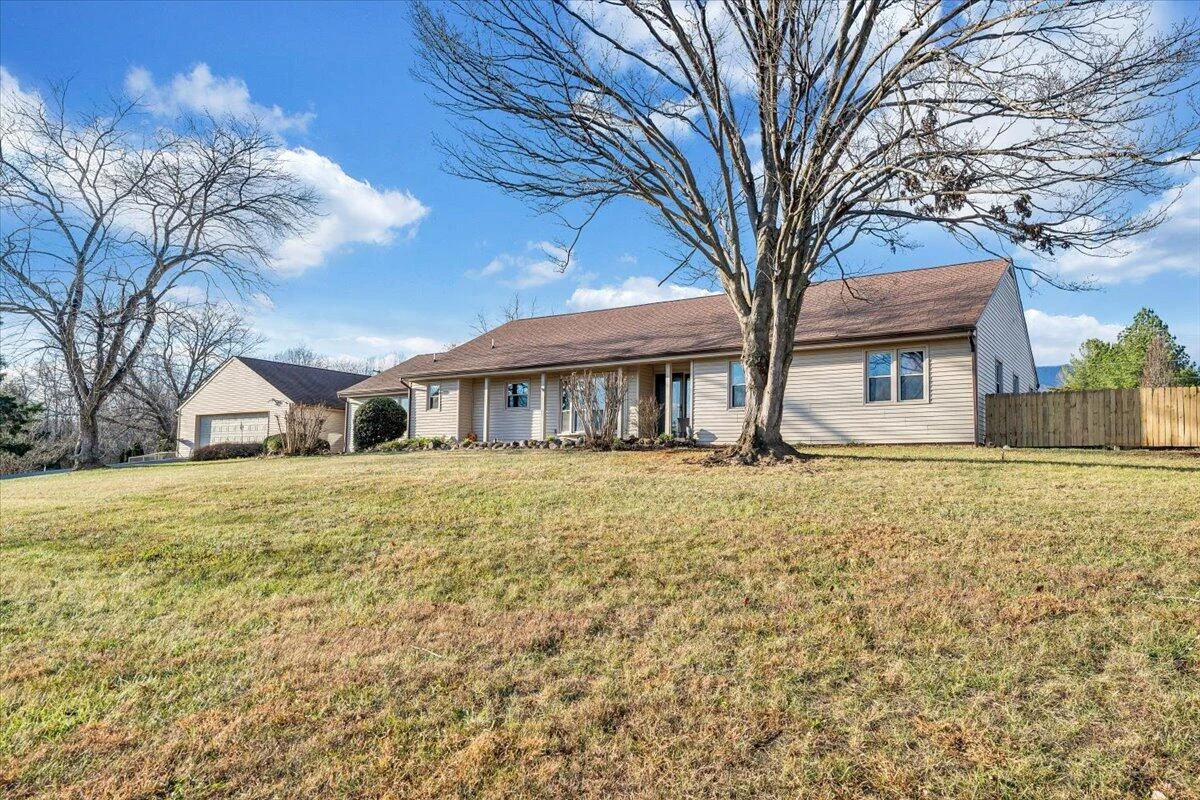112 Donegal LN - Photo 42