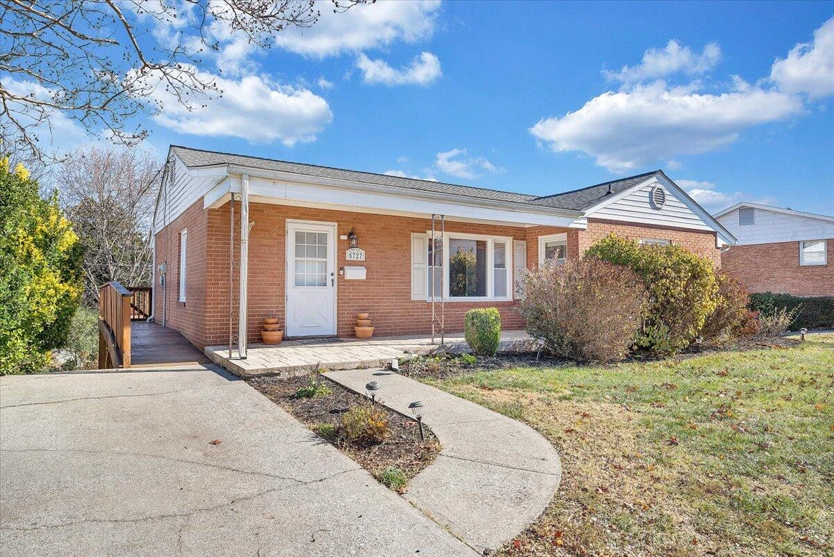 5727 Santa Anita TER - Photo 2