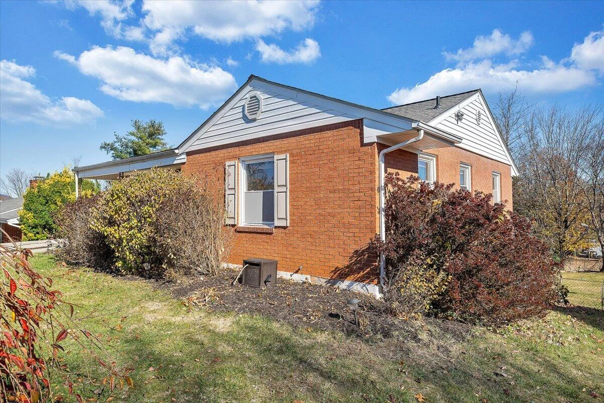 5727 Santa Anita TER - Photo 43