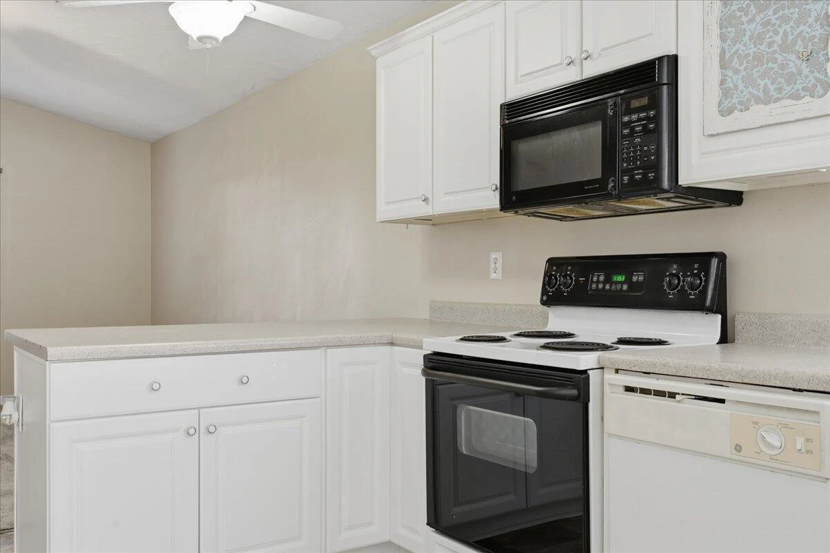 3760 Melcher ST SE - Photo 13