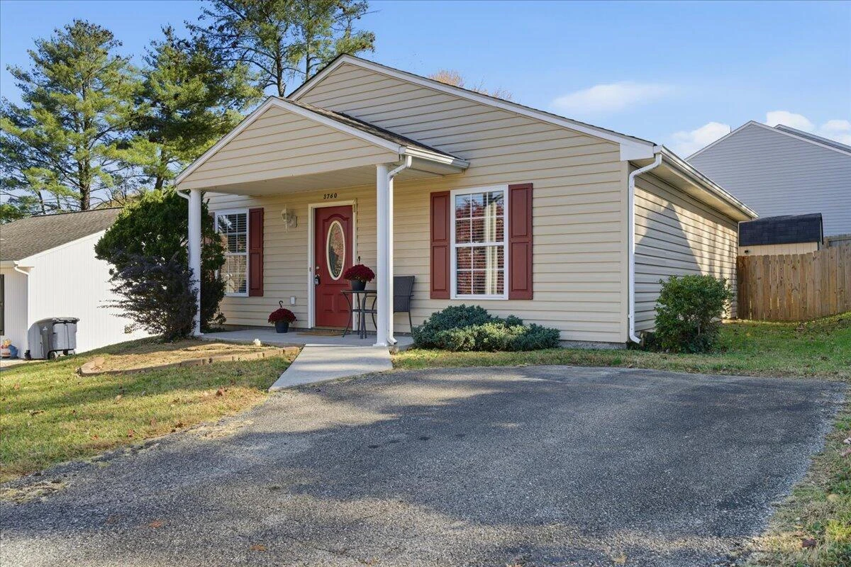 3760 Melcher ST SE - Photo 2