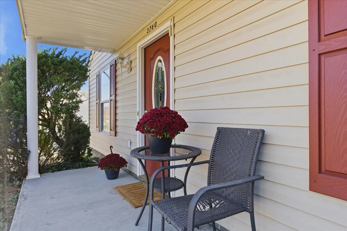3760 Melcher ST SE - Photo 4