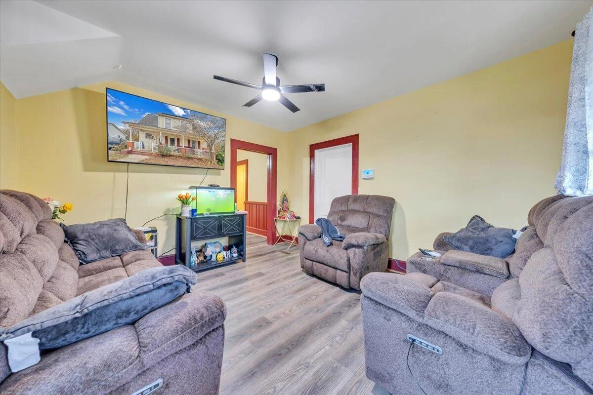 2836 Clifton ST NW - Photo 4