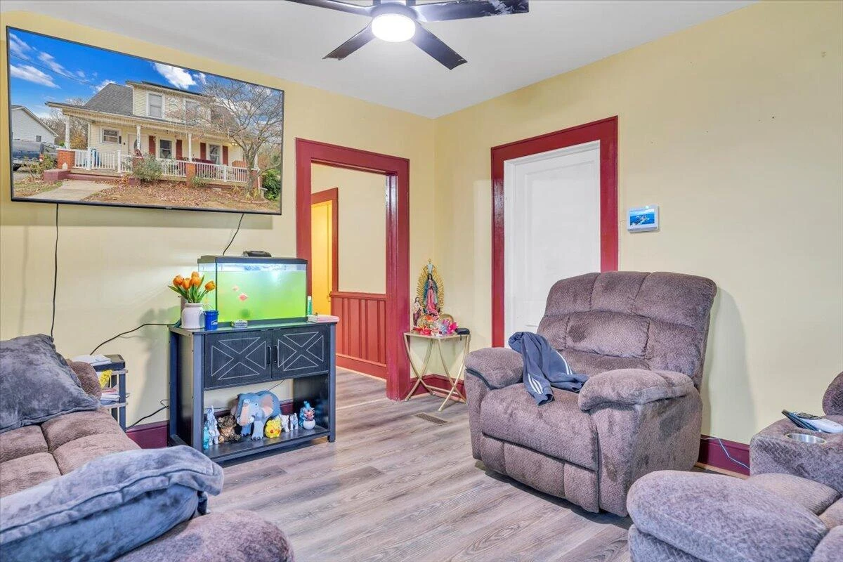 2836 Clifton ST NW - Photo 5