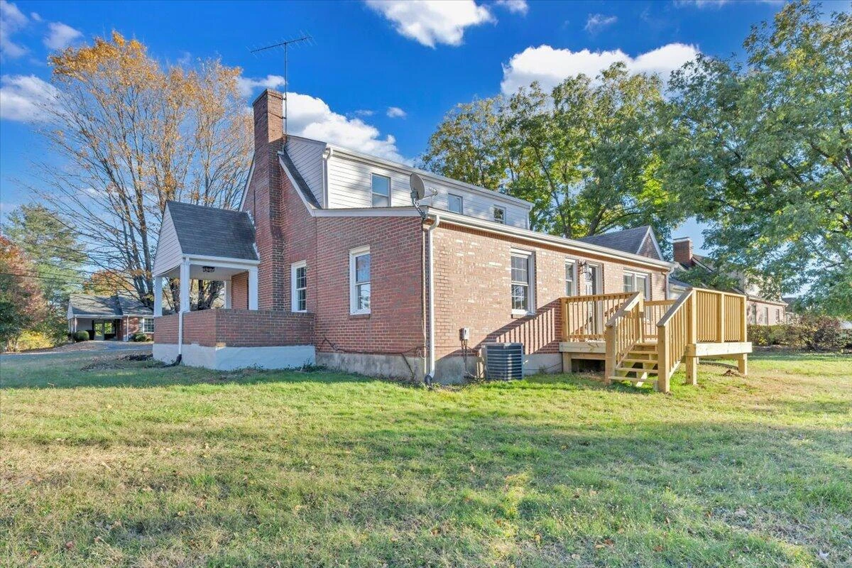 2206 Garstland DR NW - Photo 31