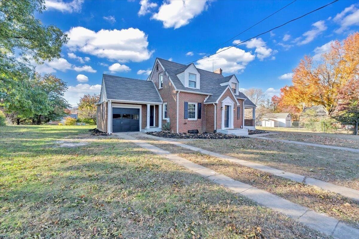 2206 Garstland DR NW - Photo 36