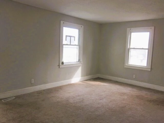 209 ROCKLAWN AVE - Photo 13