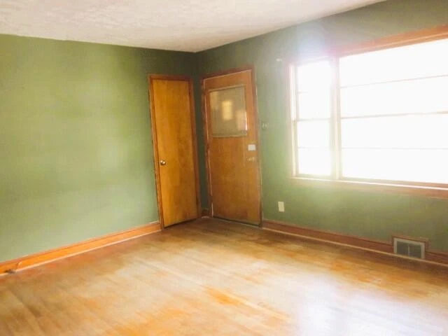 3633 LONGVIEW DR - Photo 8