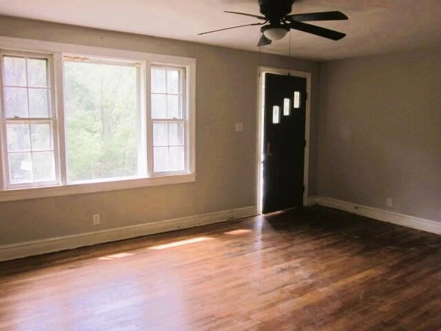 4043 HENRY RD - Photo 3