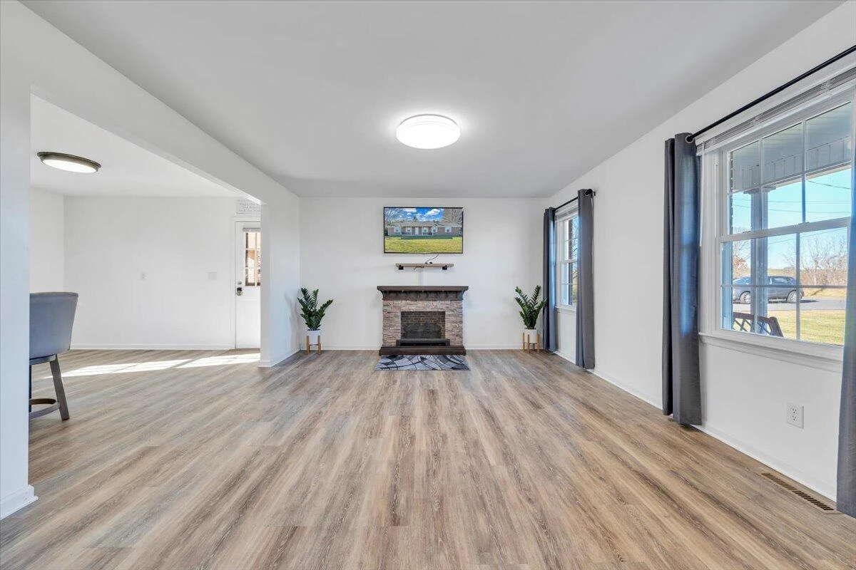 397 Commonwealth RD - Photo 3