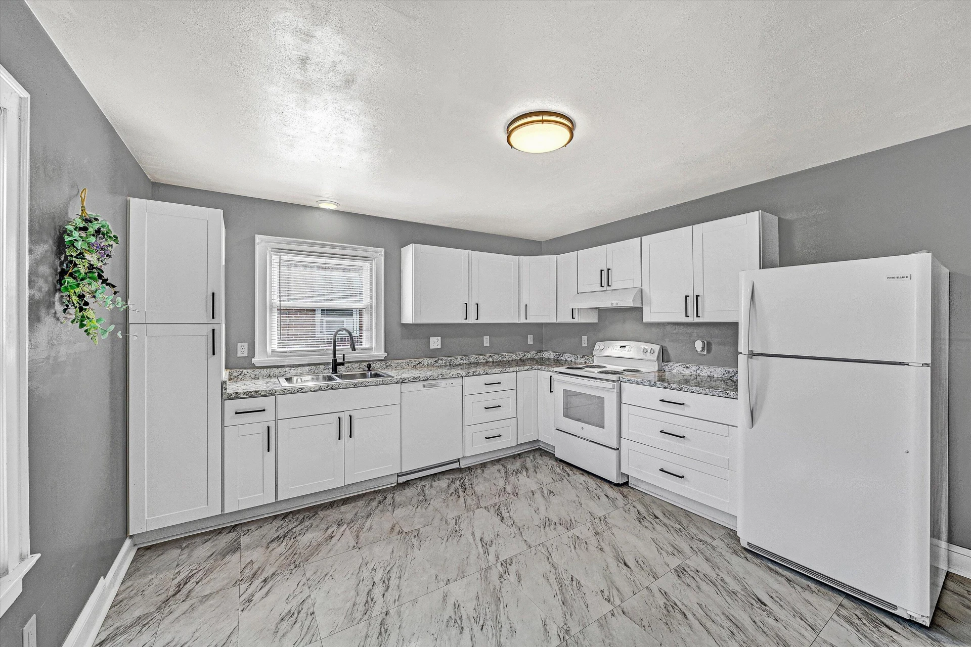 3227 Oliver RD NE - Photo 4