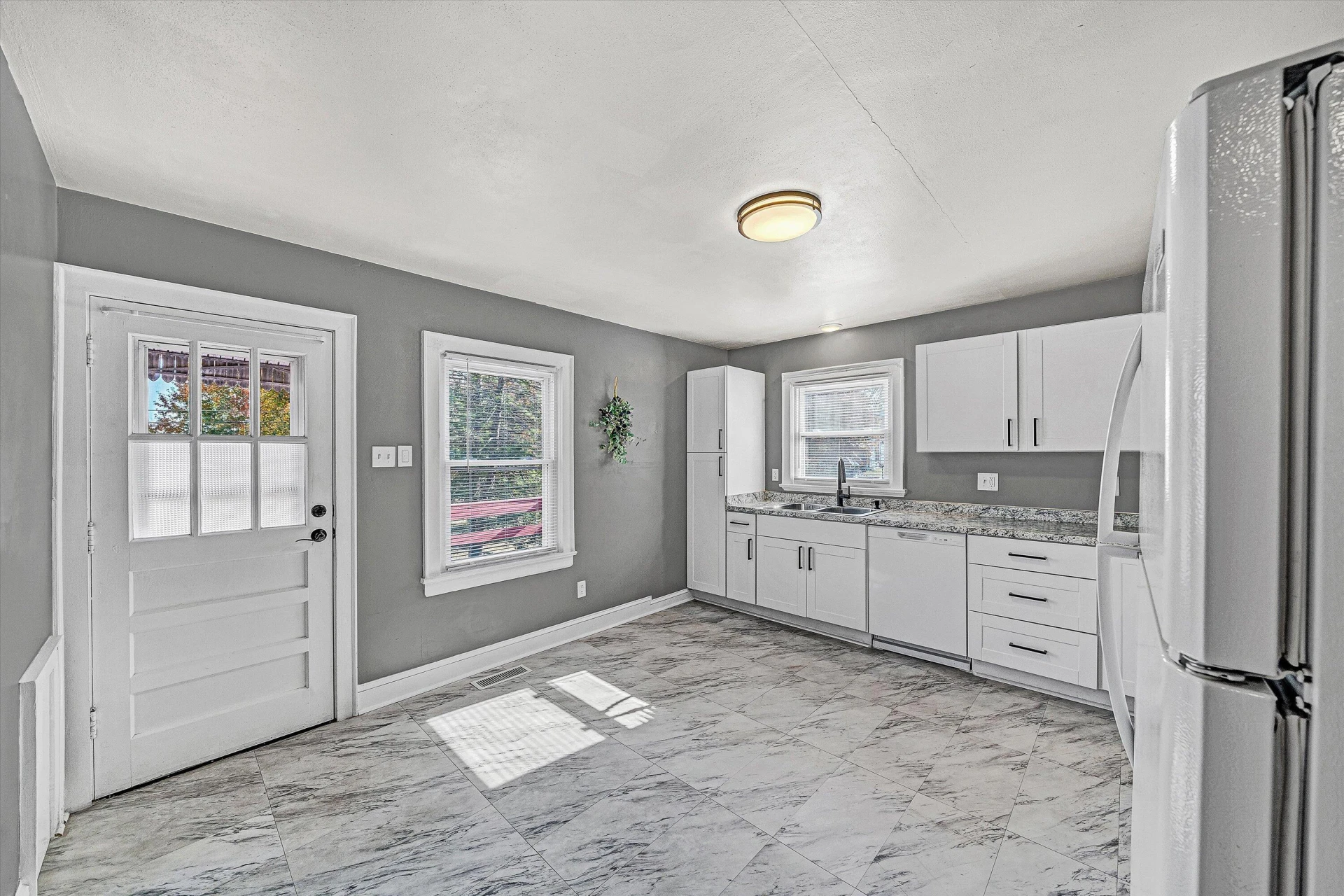 3227 Oliver RD NE - Photo 6