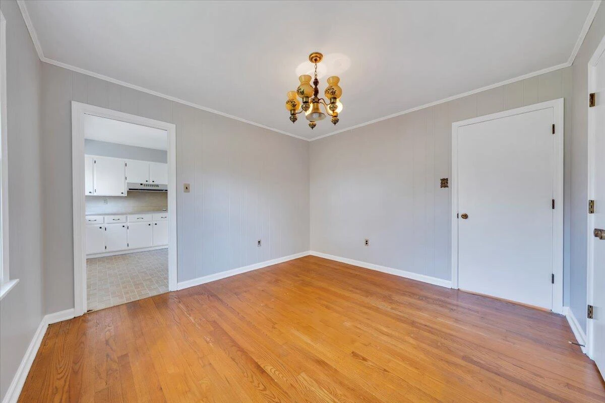 1040 BROAD HILL DR - Photo 10