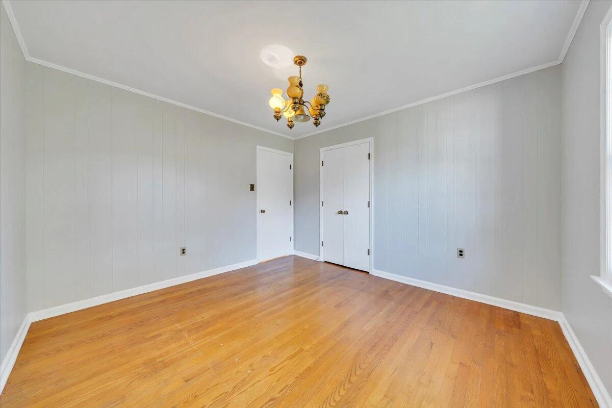 1040 BROAD HILL DR - Photo 11