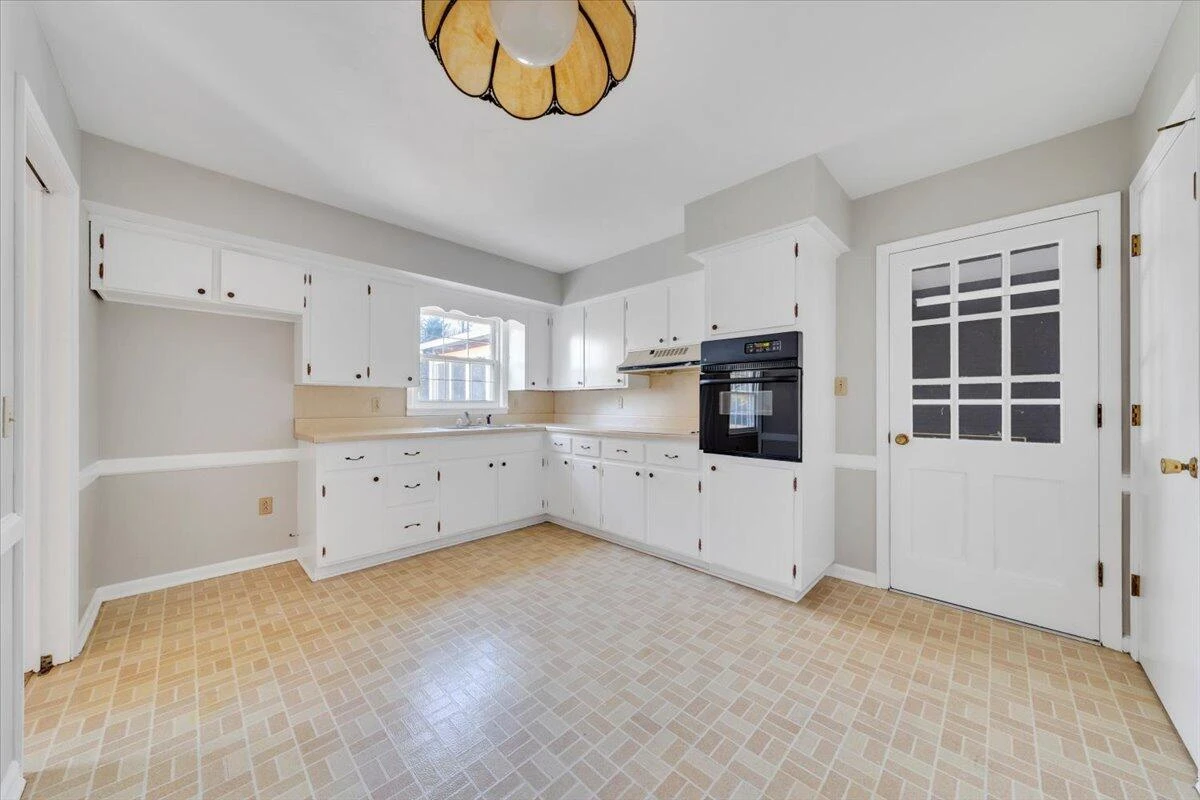 1040 BROAD HILL DR - Photo 12