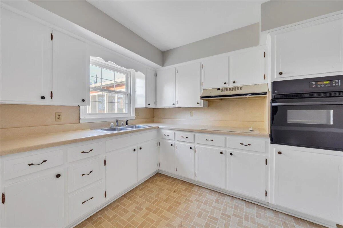 1040 BROAD HILL DR - Photo 14