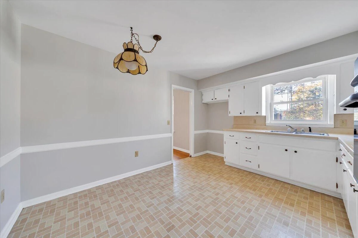 1040 BROAD HILL DR - Photo 15