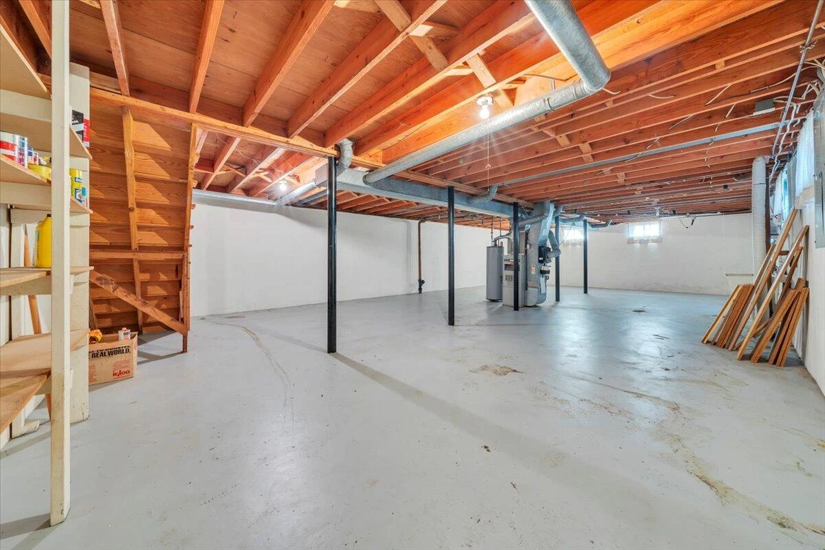 1040 BROAD HILL DR - Photo 17