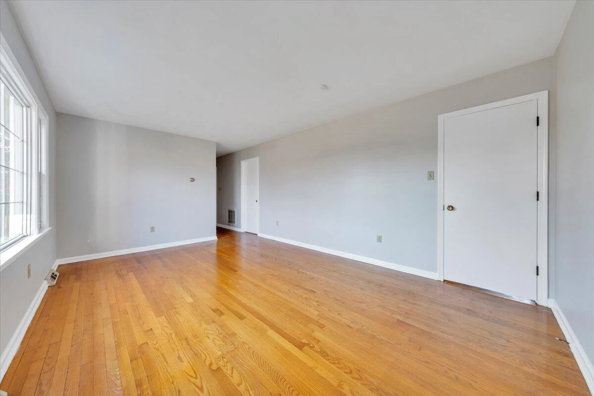 1040 BROAD HILL DR - Photo 18