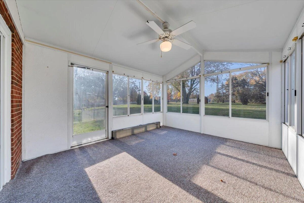 1040 BROAD HILL DR - Photo 24