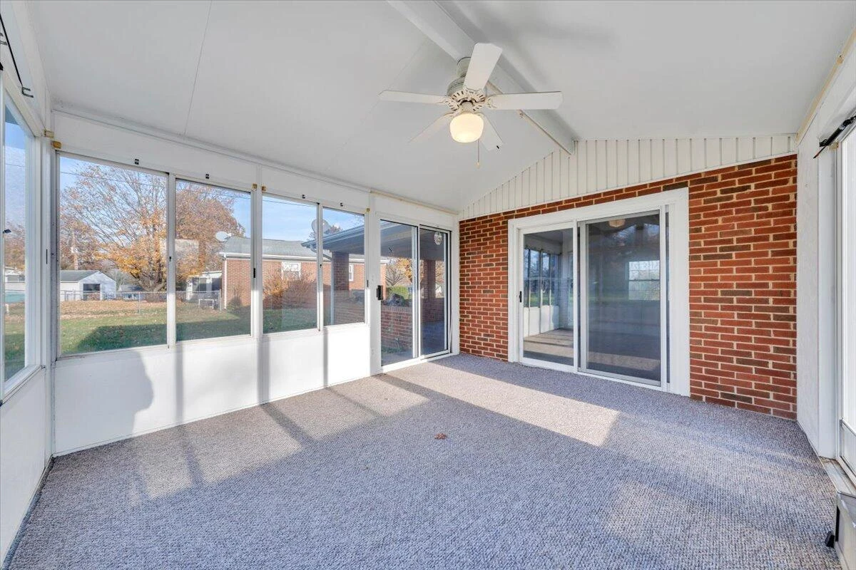 1040 BROAD HILL DR - Photo 25