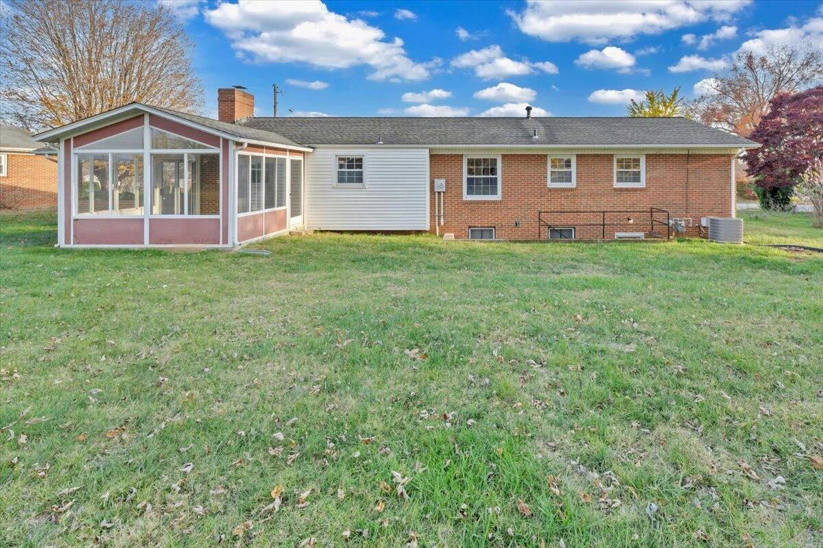 1040 BROAD HILL DR - Photo 29