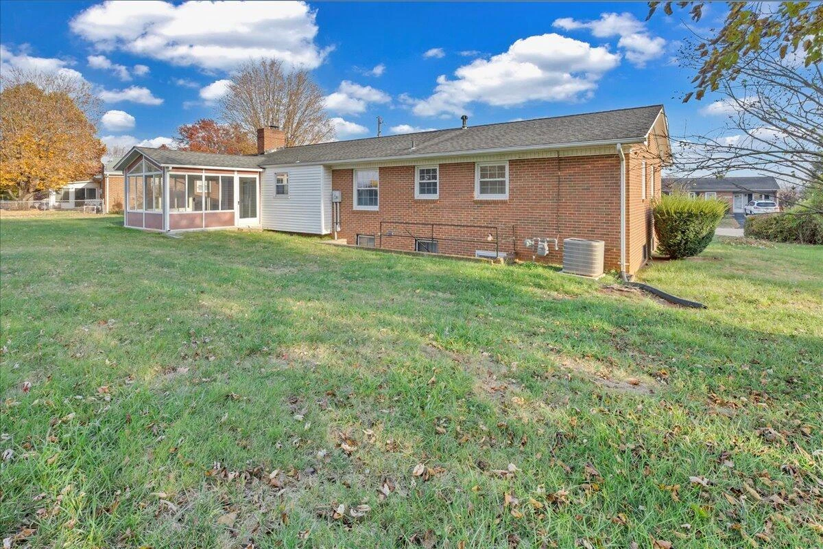 1040 BROAD HILL DR - Photo 30