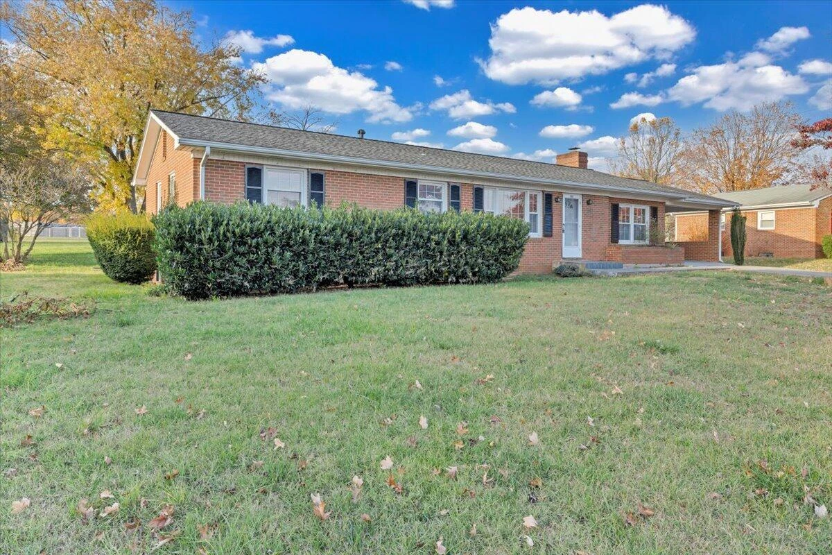 1040 BROAD HILL DR - Photo 31