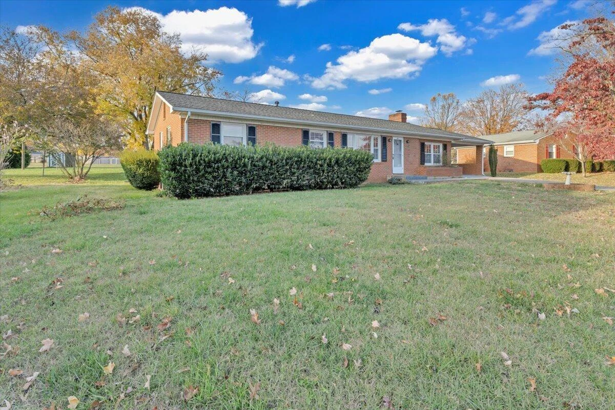 1040 BROAD HILL DR - Photo 32