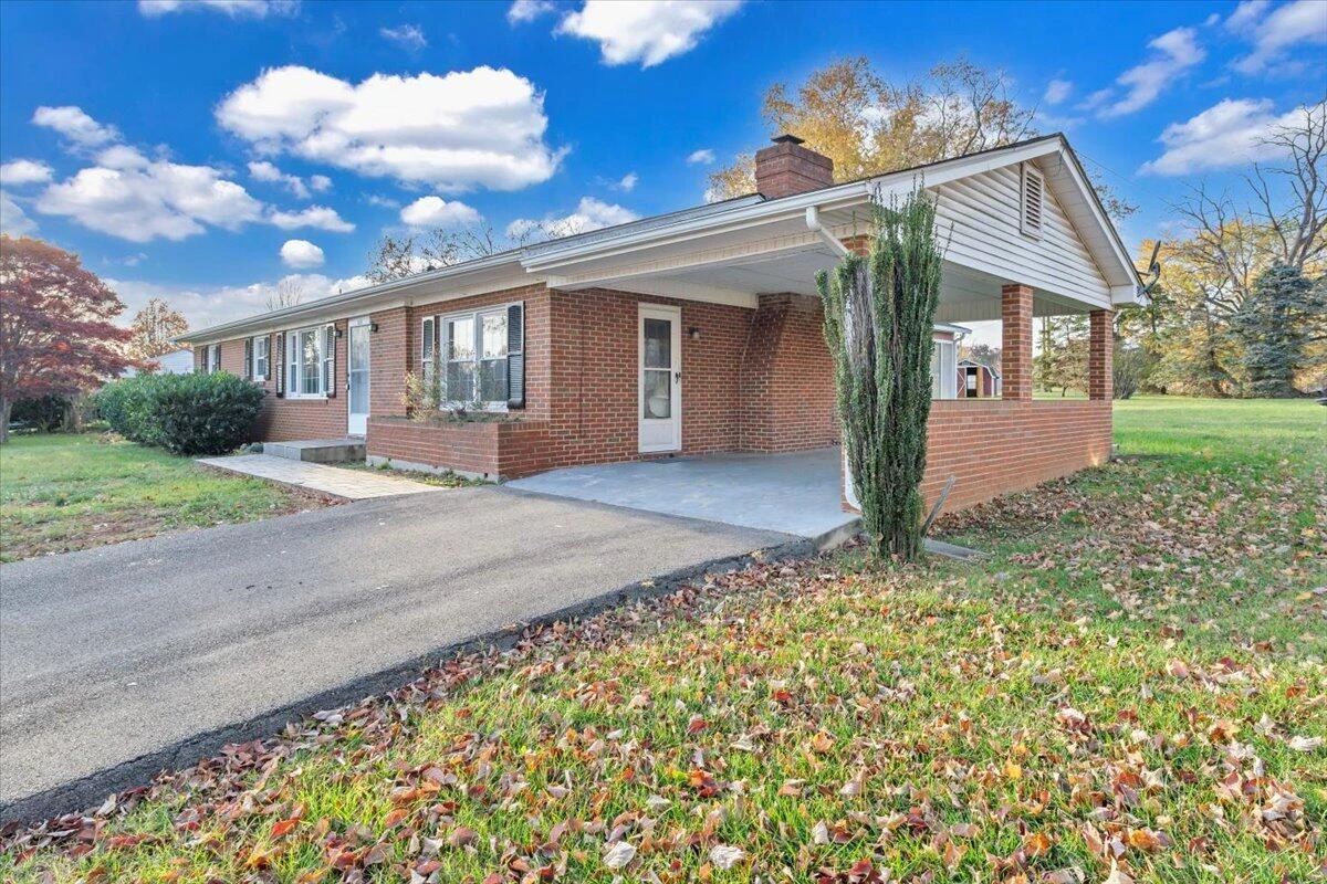 1040 BROAD HILL DR - Photo 33