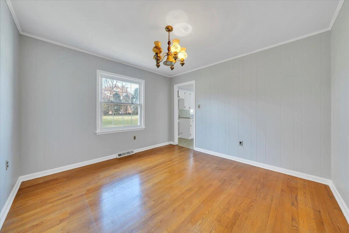1040 BROAD HILL DR - Photo 9