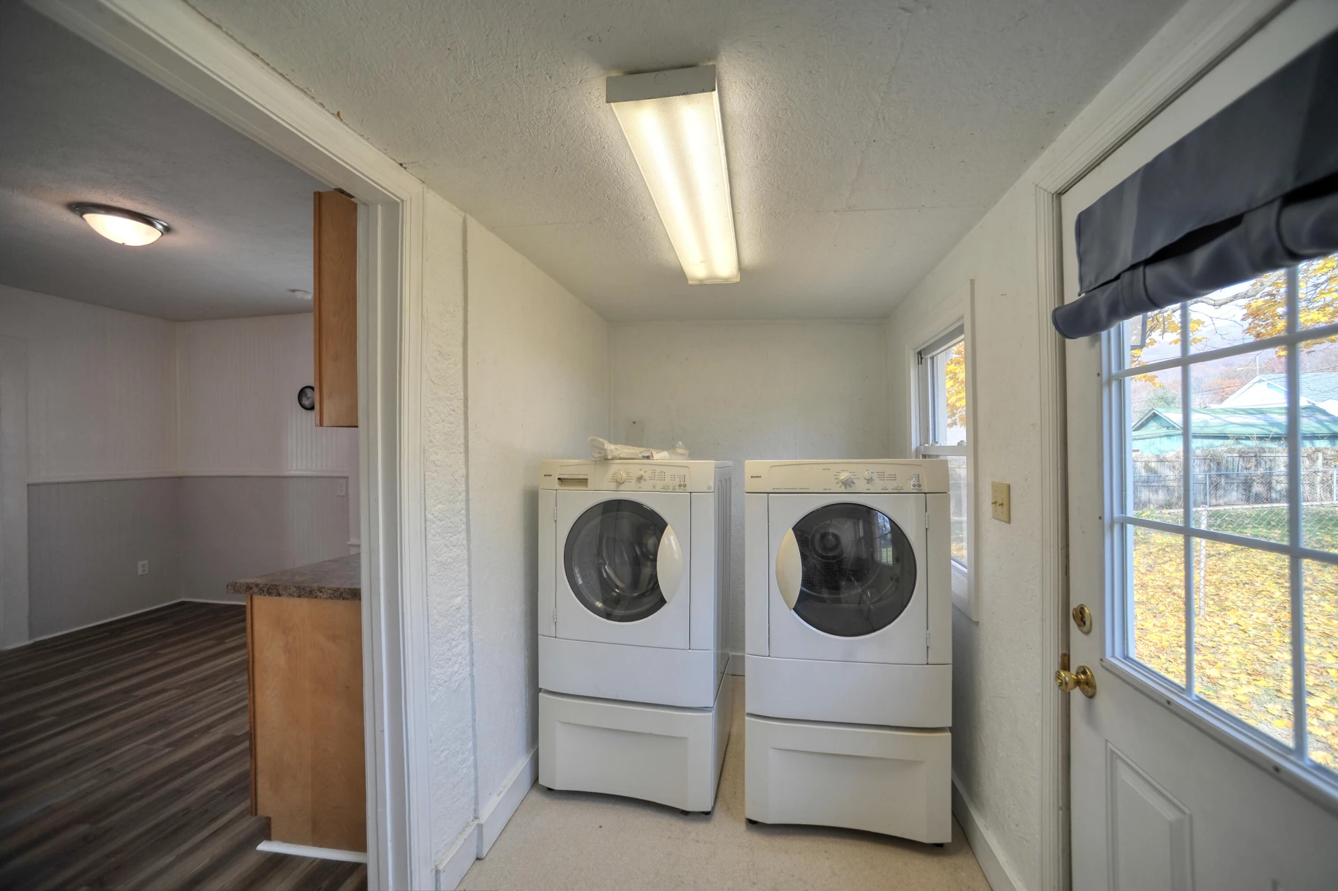 909 N POCAHONTAS AVE - Photo 10