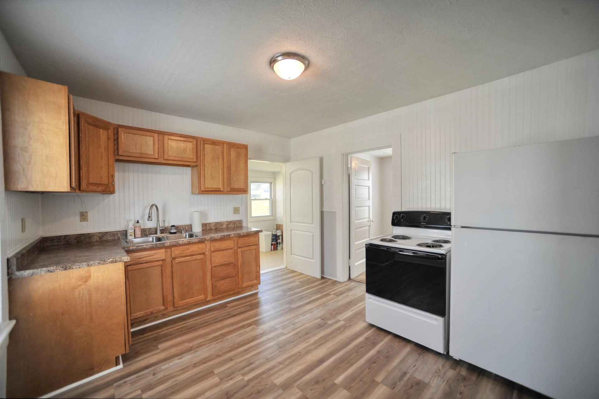 909 N POCAHONTAS AVE - Photo 5