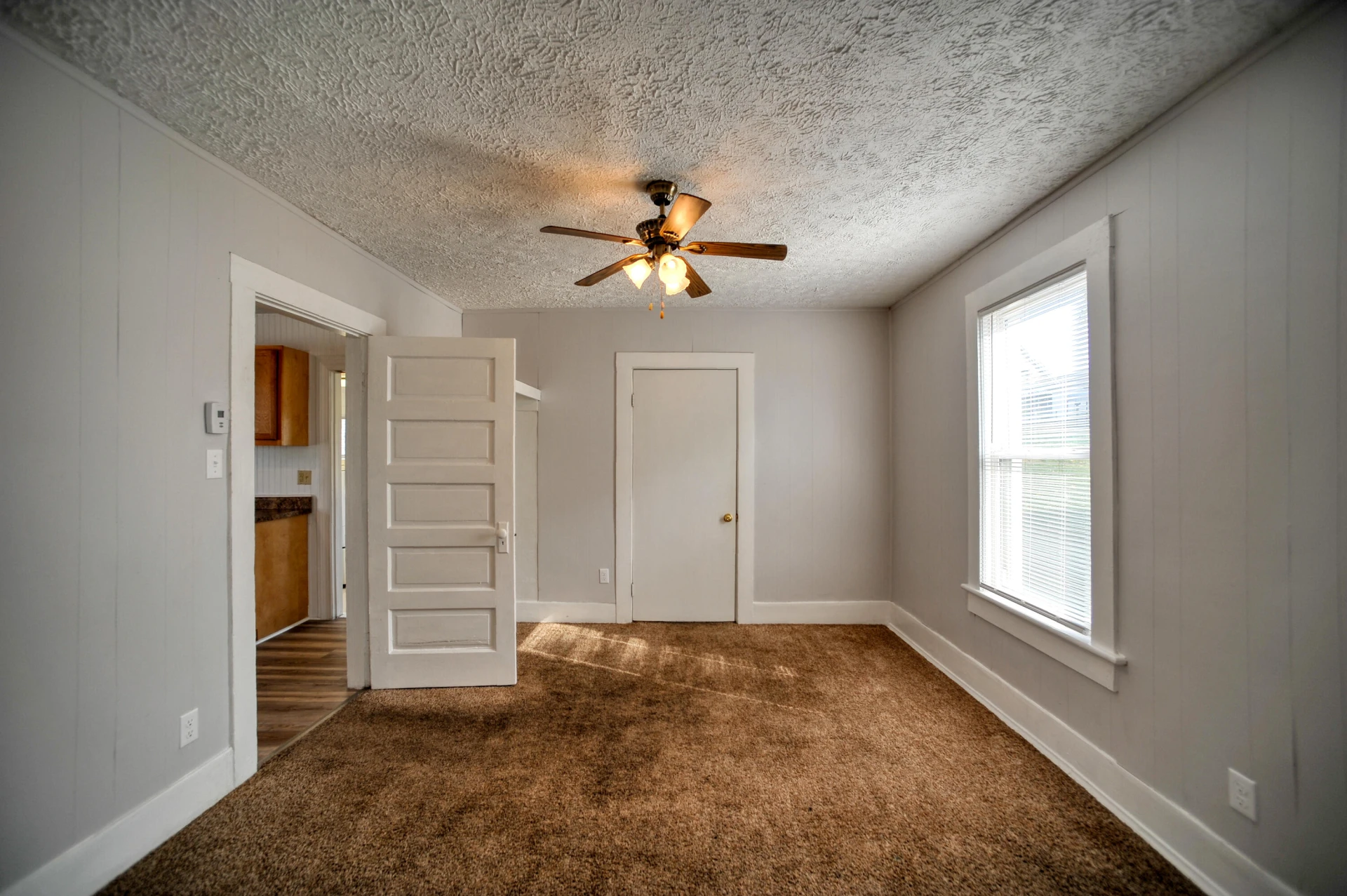 909 N POCAHONTAS AVE - Photo 8