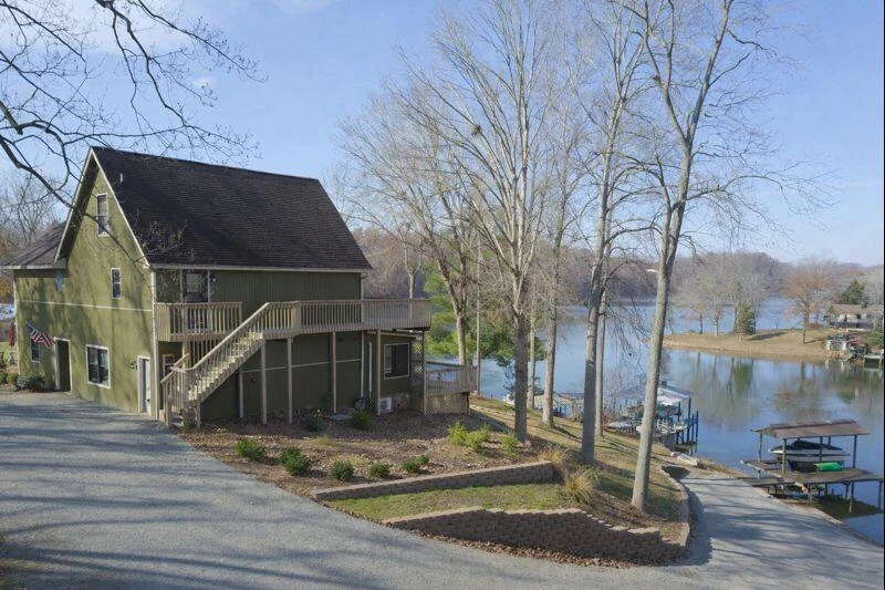 290 Winding WAY