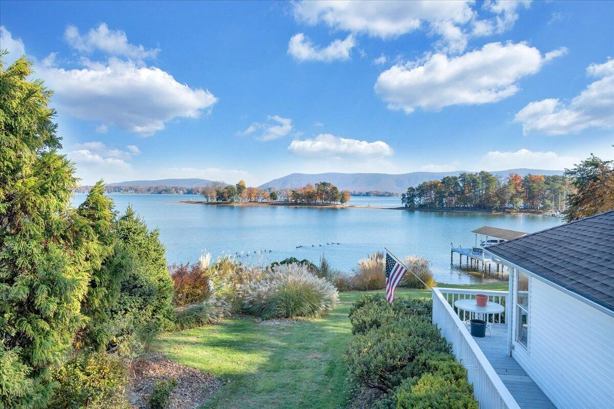 362 Carrs Point LN - Photo 4