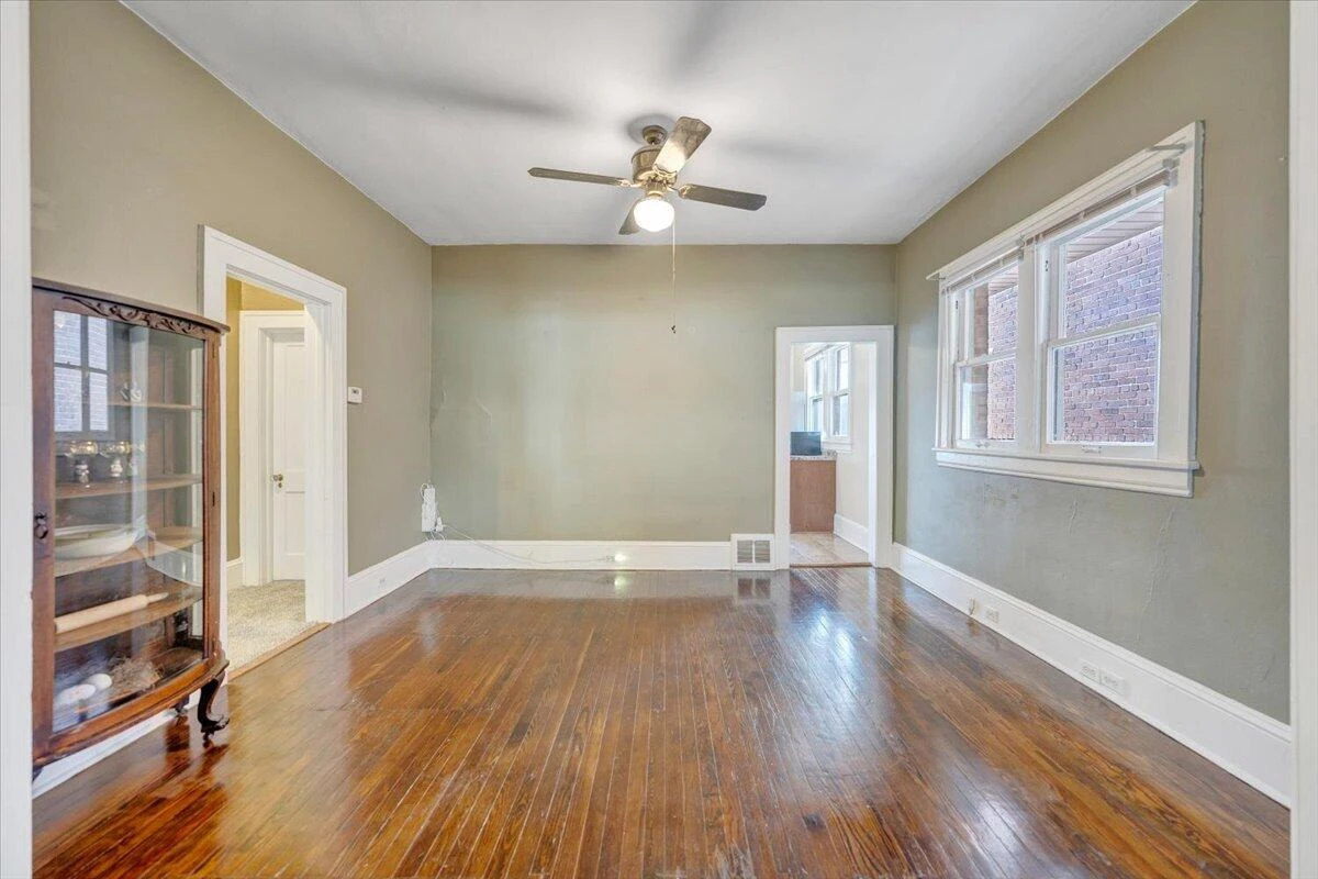 1105 Montrose AVE SE - Photo 11