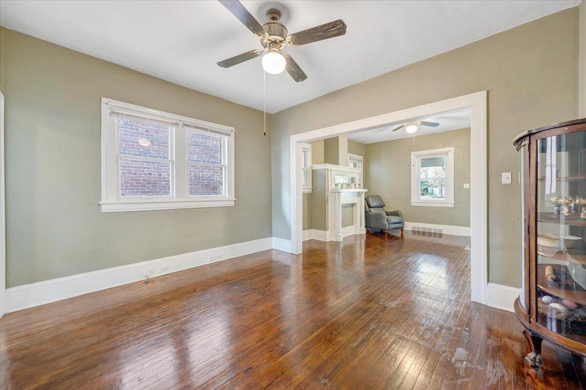 1105 Montrose AVE SE - Photo 13