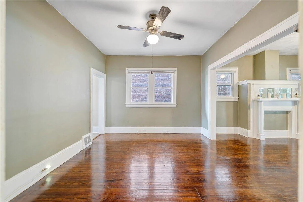 1105 Montrose AVE SE - Photo 14