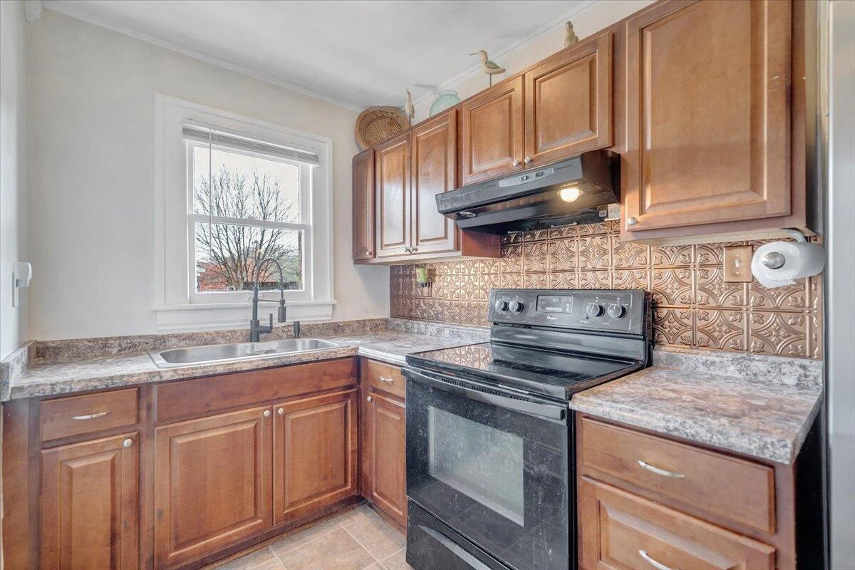 1105 Montrose AVE SE - Photo 21